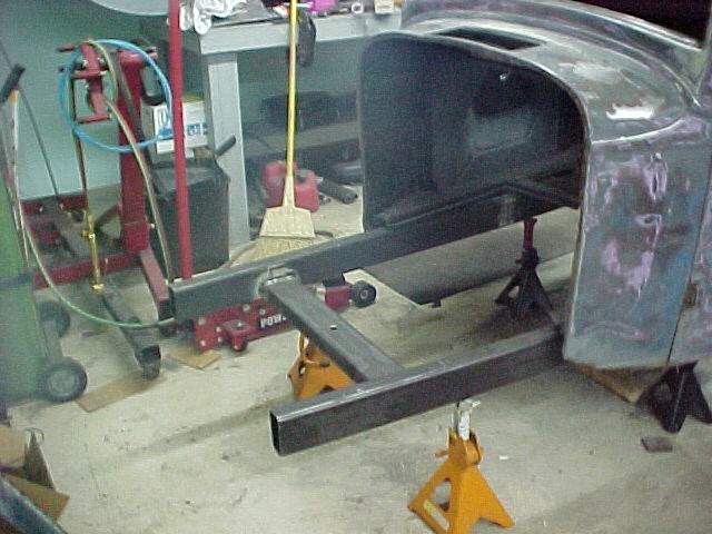 jackstand1.jpg (51288 bytes)